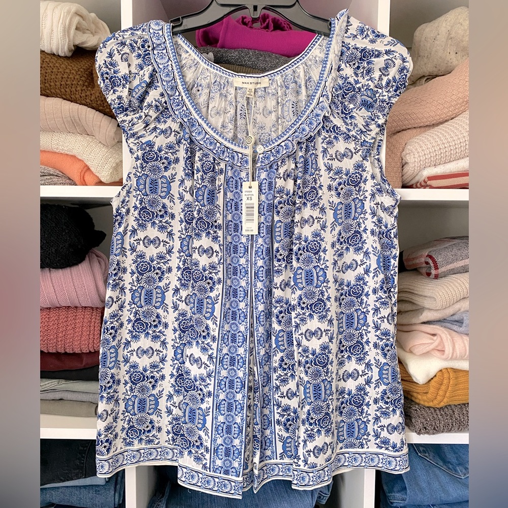 NWT Max Studio Floral Top Size Small